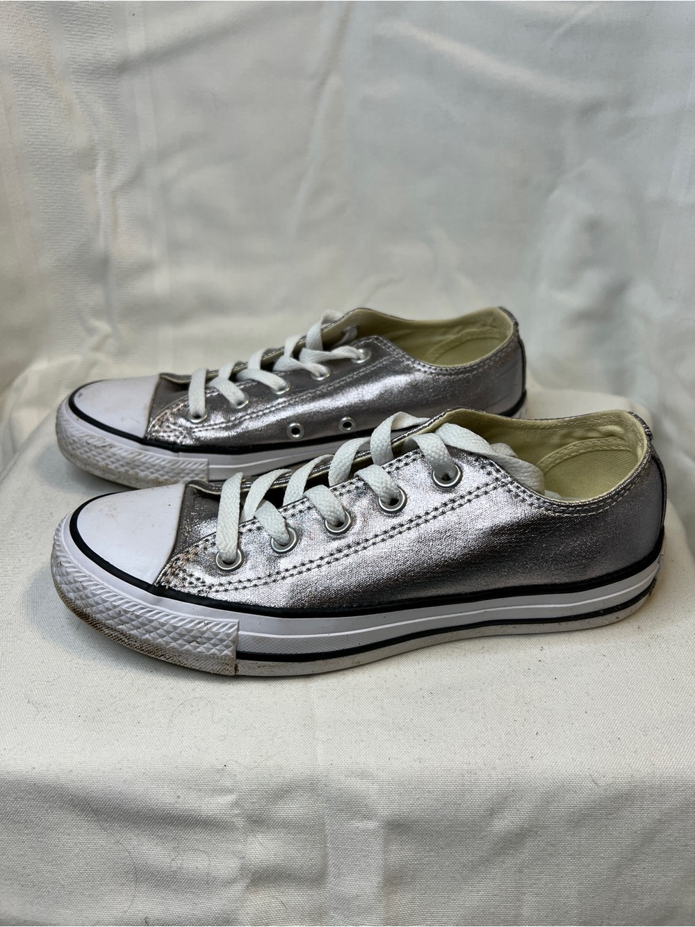 Converse Chuck Taylor All Star Low-Top Sneakers. Gunmetal Fabric. Women’s sz 7